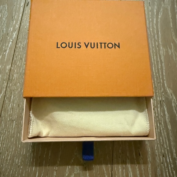Louis Vuitton box - Picture 2 of 2